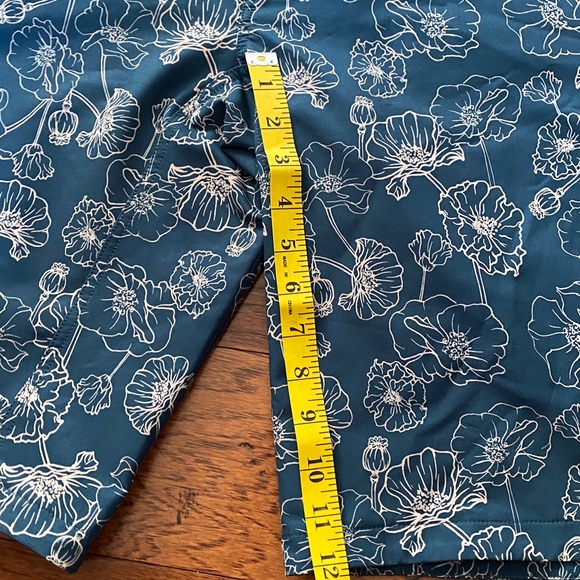 Wild Rye dark green/teal women’s shorts- size 10 - Picture 5 of 9